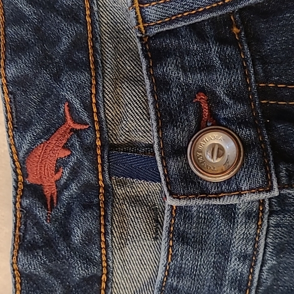 Tommy Bahama Classic Fit Medium Wash Jeans Size 35 x 30 - Picture 3 of 7